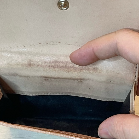 Gucci cream compact wallet with raspberry floral pattern - Picture 12 of 16